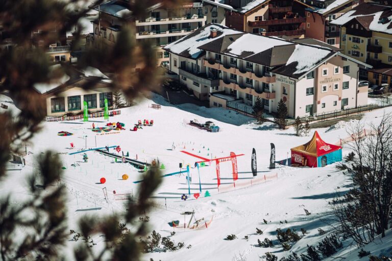 Bobo Kinderland mit Zauberteppich und Kinderlift für die Skikurse Kinder Obertauern